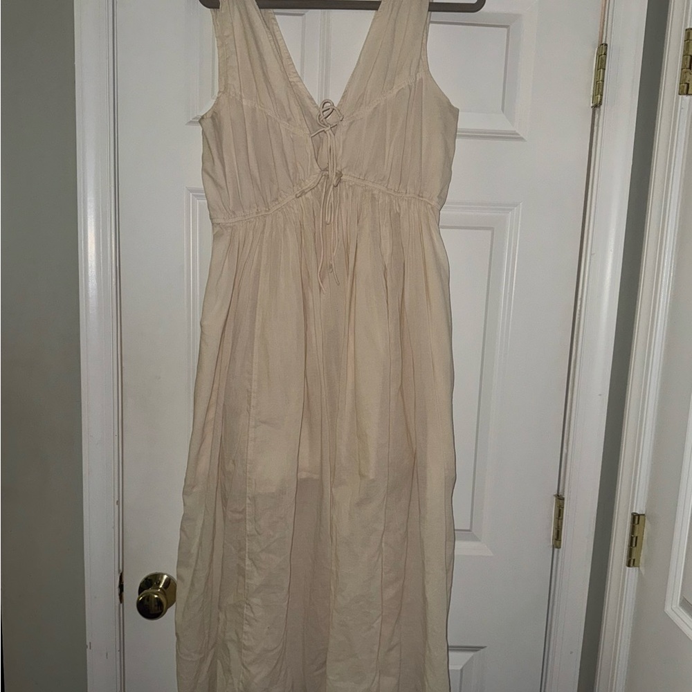 Abercrombie & Fitch Light Tan Garment